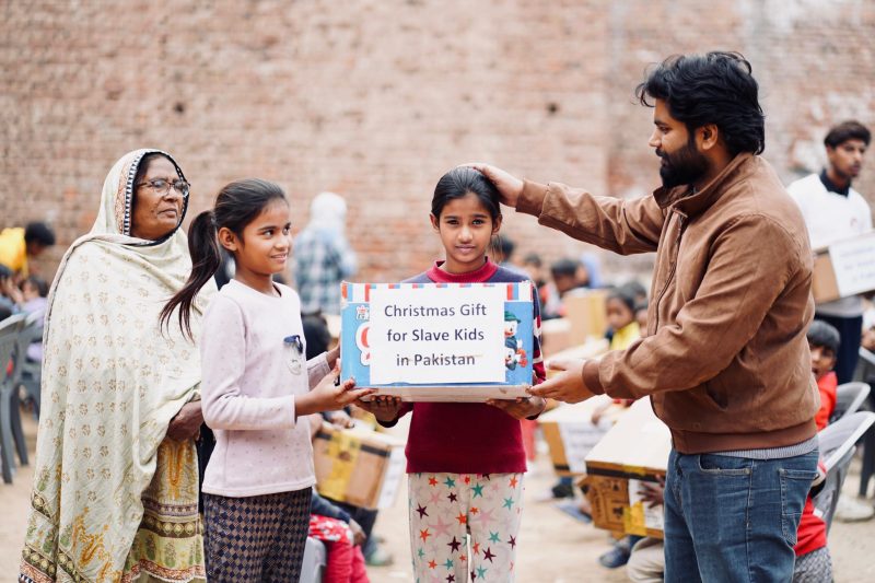 Helping kids Helping kids